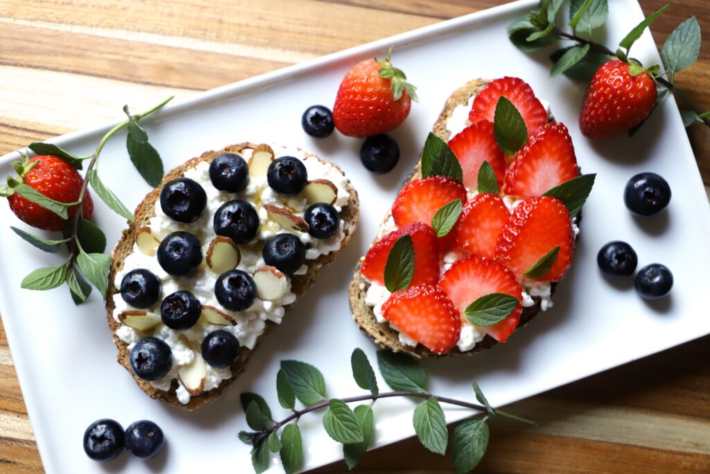 Sweet Cottage Cheese Toast with Fruit